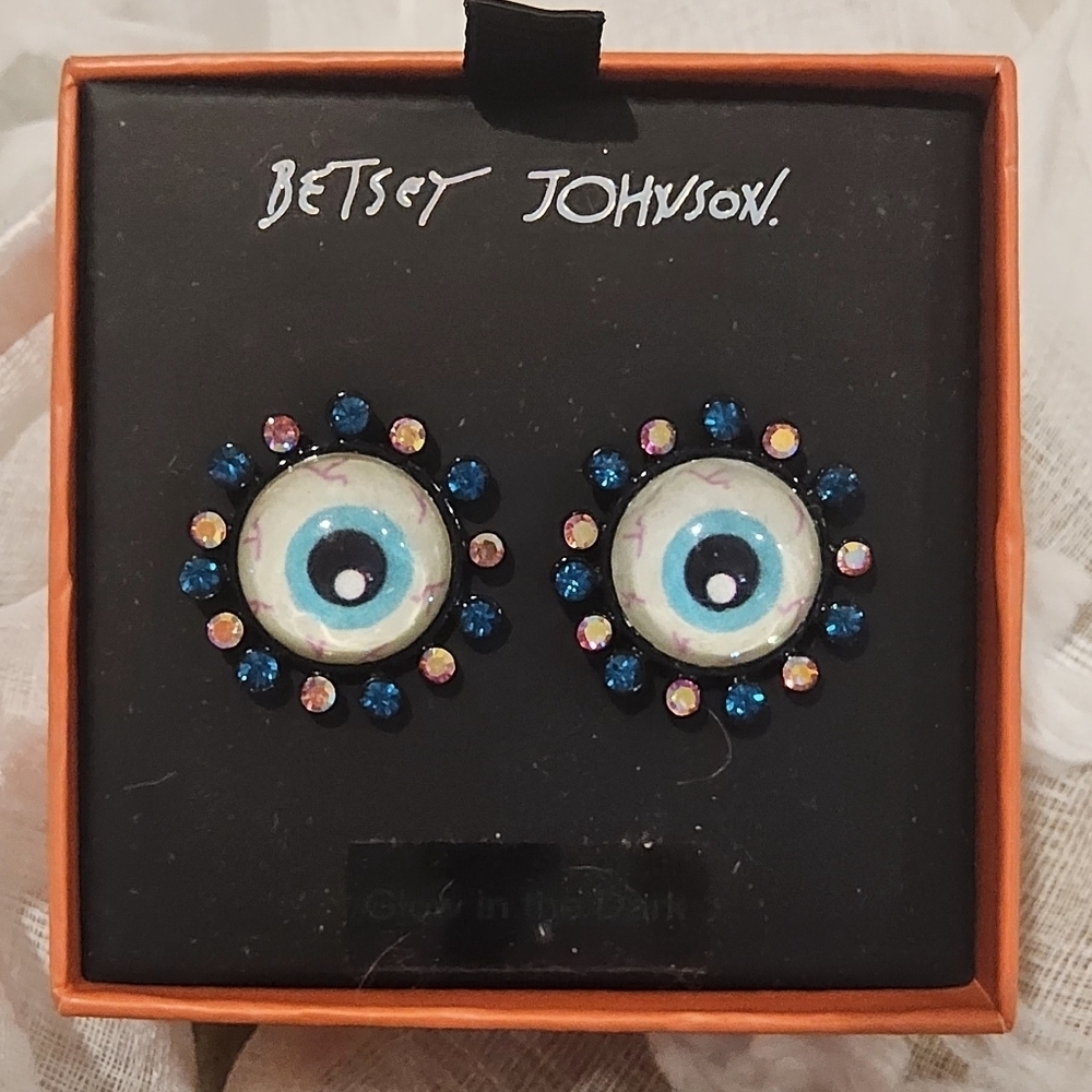 BETSEY JOHNSON SPOOKY EYE HALLOWEEN EARRINGS